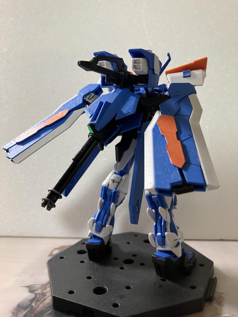 バックパックに一目惚れ😍空を飛んで水蒸気とこの水滴がつくと思ったので、つや消しを吹くときに斑ができるようにワザとテキトーにしました!