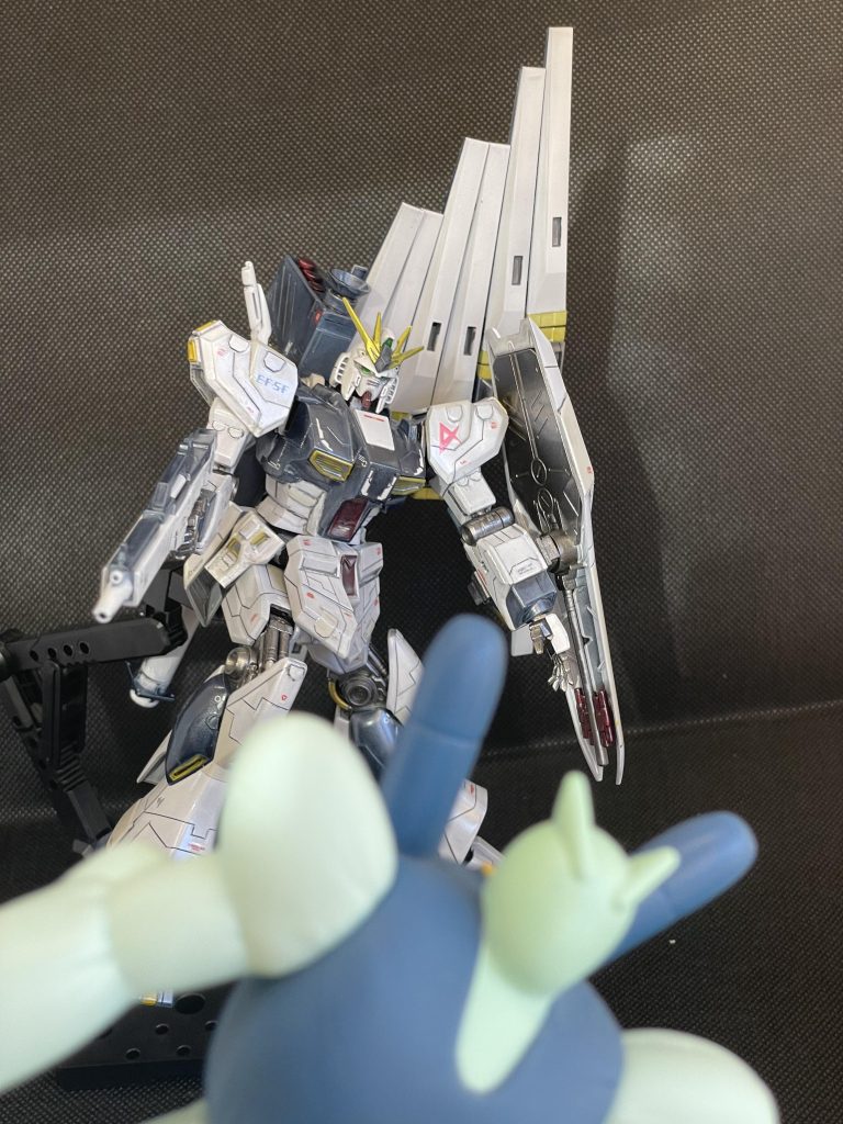 東京のガンダムベースに行く機会があって、思わず買ってしまったソフビのあの人。