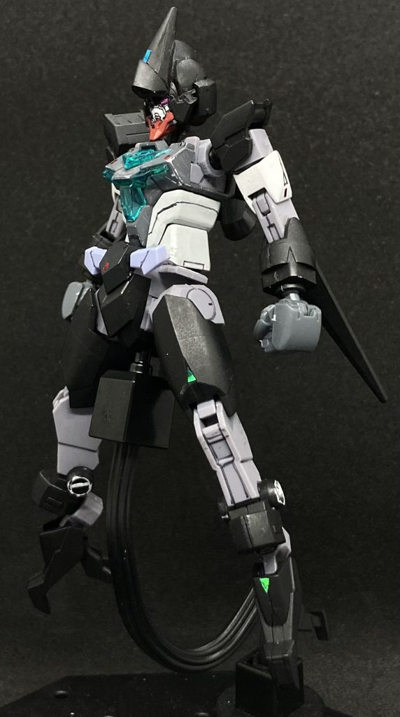 セヌガンダム(セルヌクリーガンダムの略)セルヌクリー(細胞核)セル(細胞)コアアルス改造コアガンダムっぽいけどなんか違う細胞核(セヌガンダム)が細胞＝Dアーマー(デビルアーマー)を纏って戦う元のコアチェンジを「セルチェンジ(細胞変換)」と言いますDG細胞が関わってくる機体でしたので「細胞」からネーミングやら設定はもってきました