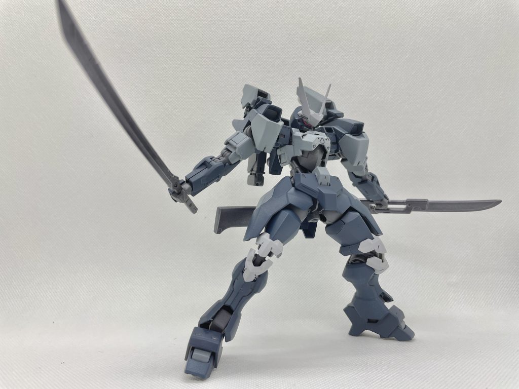 そのため後に全ての設計が見直され、突撃形態への変形機構を組み込むことで、機体性能の低下を抑えつつ操作性を改善した 「STH-20 辟邪」が開発されることとなる。試作機としての役目を終えた本機は、主に