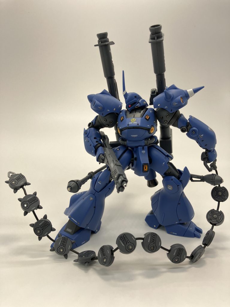 若干色が足らず、使い捨て筆でチマチマ、特にバーニア部分は部分塗装しましたが胴体の小さいのはなんかグチャりました😅(カエルの目みたいなとこですね)まぁいいやの精神で🫨、出来上がったら気にならないんです、本人は😑