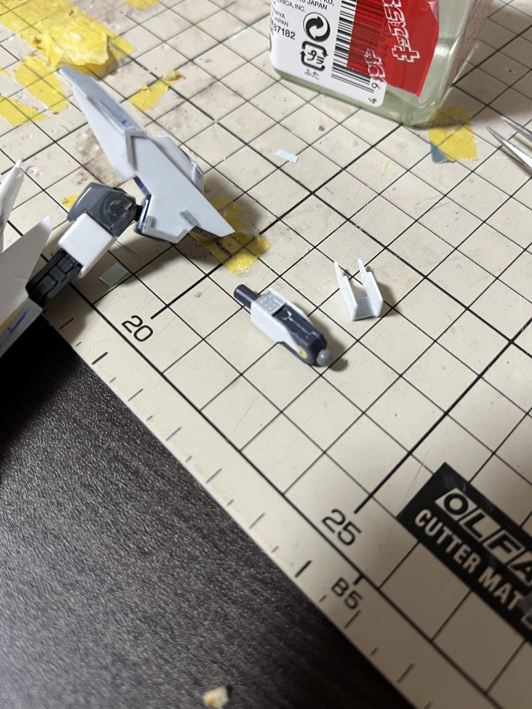 関節やフレームはガンプラのパーツを使っています。