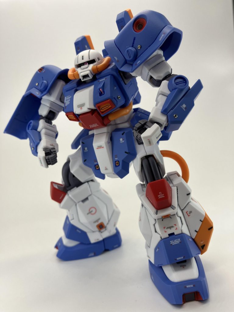 脚部、下半身はメタルパーツがない分、デカール多め、もったいない病からここぞとばかりにあまり使わない大きめデザインをペッタペタ🤪、、流石にやり過ぎた気もしますね😅