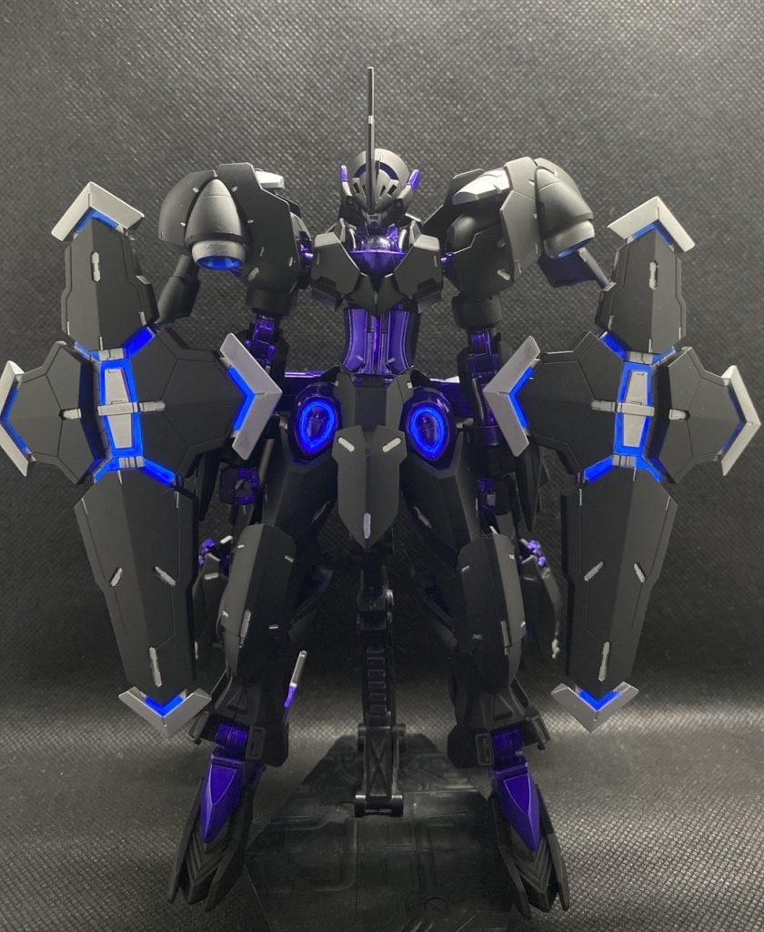 エネルギーアブソーブシールド展開初めて蛍光塗料で光らせてみました自分のガンプラが光って感動しました