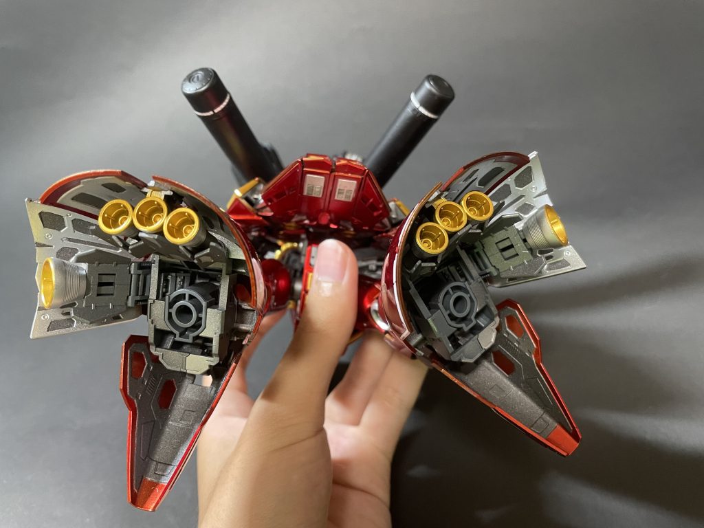 内部フレームにはガイアノーツのスターブライトゴールド、シルバー、サーフェイサーevoガンメタを使用しました。