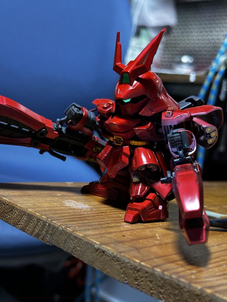 モノアイはいつもの蛍光グリーンで発光するようにしてます。