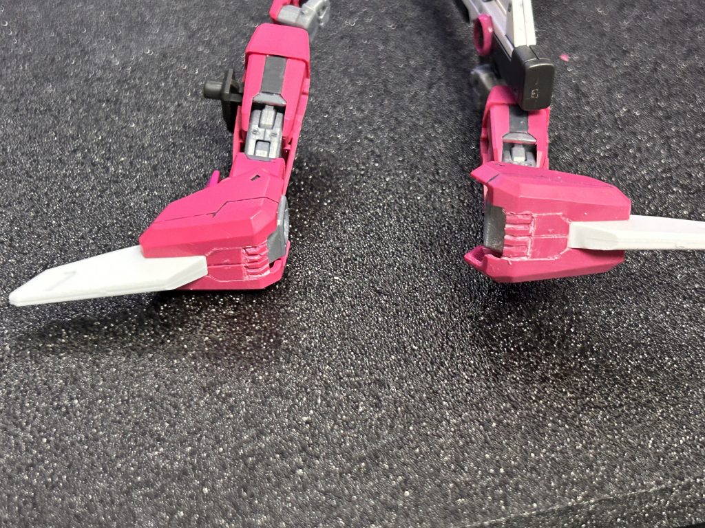 肩アーマーにスジ彫追加練習