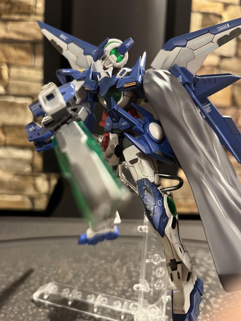 お次はGNソードを構えてポージング！まさに今から敵に迎え撃つという感じで撮影してみました(*´꒳`*)