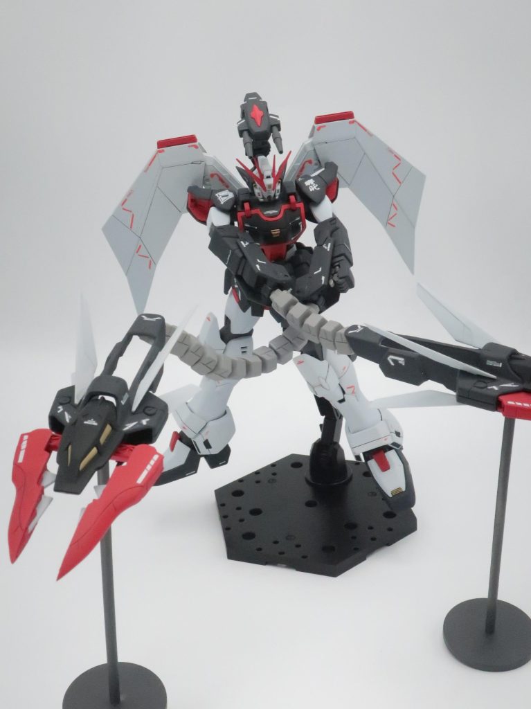 TVシリーズのOPを再現したかったのですが、可動域や重量などの都合用によりこのような感じになりました。