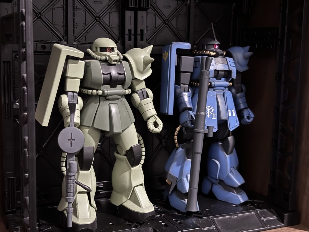 同じキットとの比較。初めてのプラ板工作でしたが地道な作業が意外と楽しかったです。