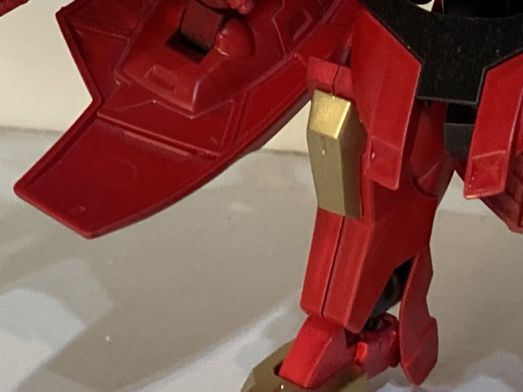 ダリルバルデの足を切り詰めてSDの長さに。膝関節ないので曲がりません(T . T)