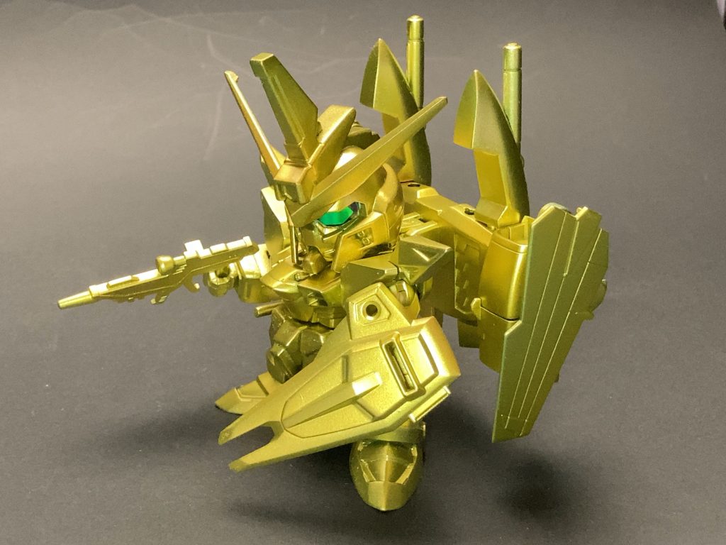 下地に蛍光グリーン→スターブライトブラス→パールゴールドの順で塗ってみました。