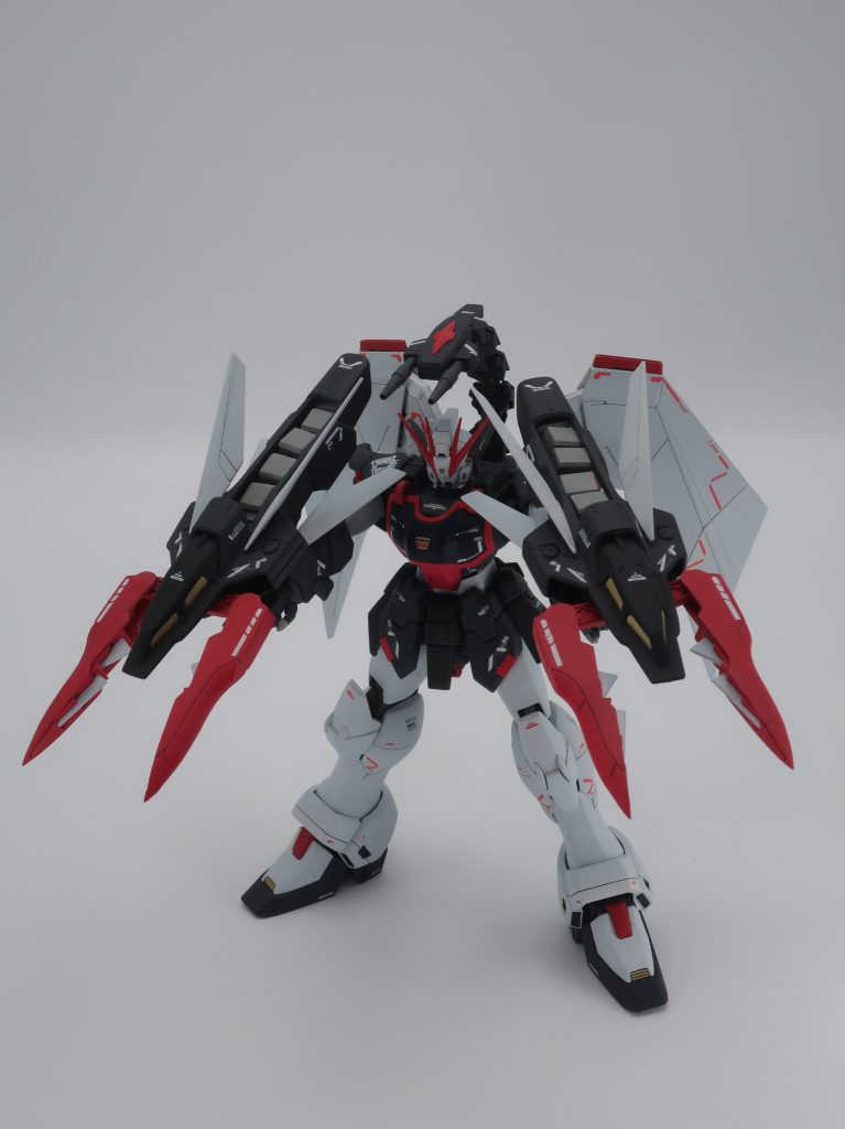 悪あがきポーズ②ドラゴンハングの先端はパテで3mmほど鋭角化しています。