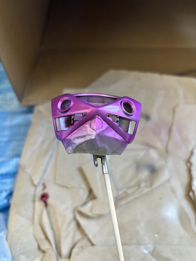 カラーレシピピンク:黒サフ→シルバー→GXクリアーピンク重ね塗りシルバー:黒サフ→シルバー久々にトライしましたが、キャンディ塗装は表面処理と塗り重ねが難しいですね。