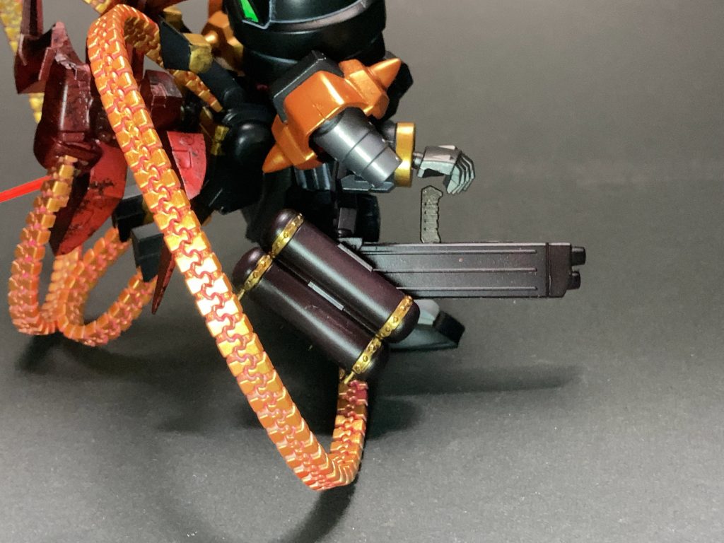 もともと、この銃の弾倉にジッパーイヤホンを使うだけの予定でしたが、楽しくなって手裏剣にも付けちゃいました。インコム的なイメージで。マークスリーはインコムないけど。そこはロマン。