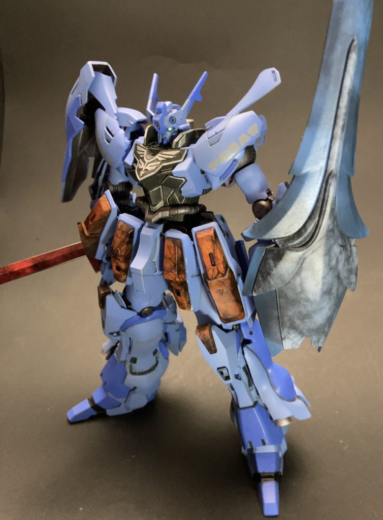 剣、盾、腰アーマーに大理石風塗装をし、未知のエネルギー詰まってる異質感を狙ってみました。