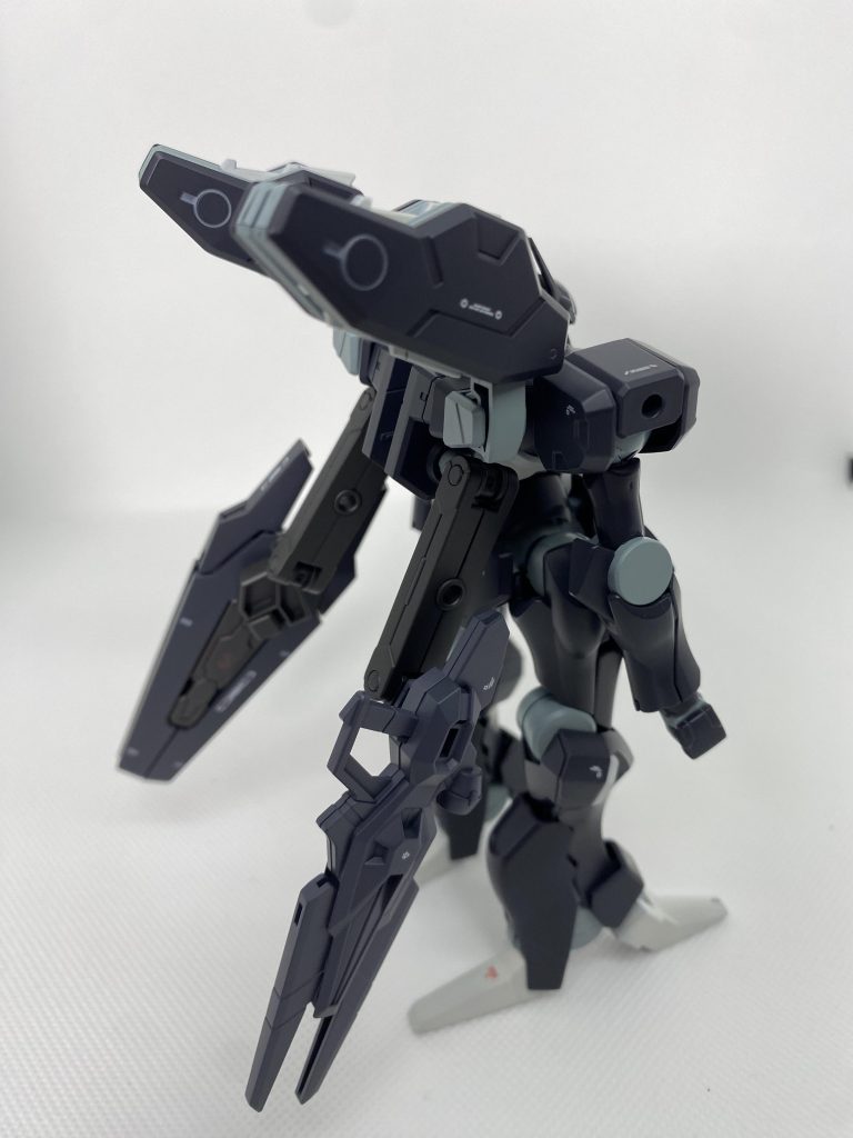 背面をもう少しスタイリッシュにしたかった…