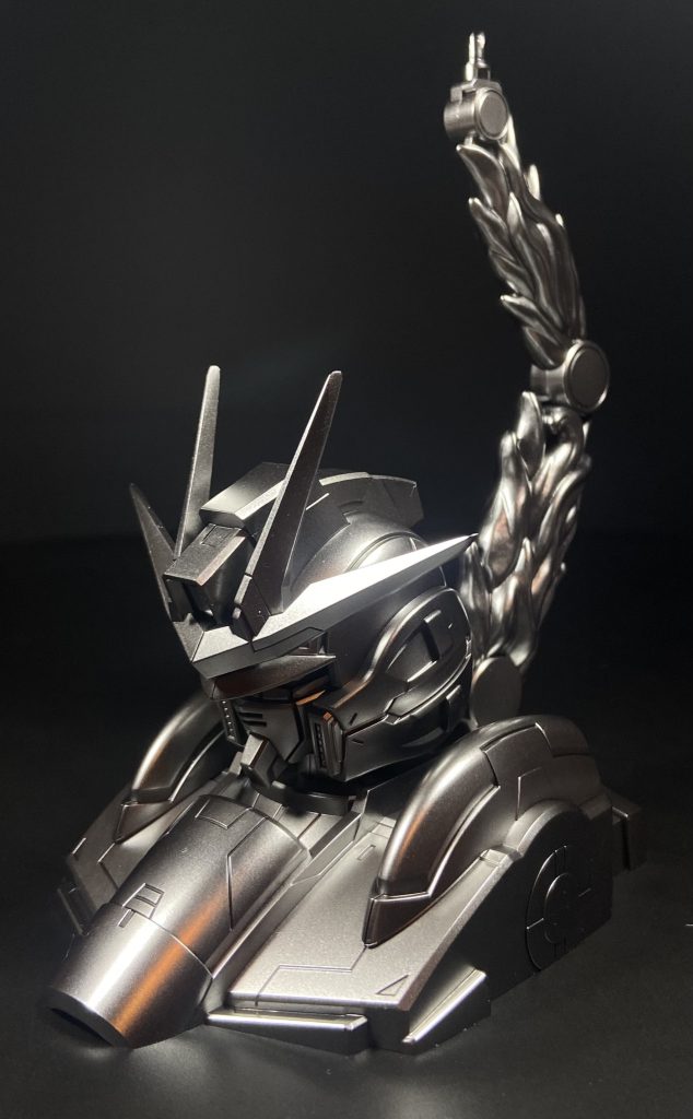 ヘッドディスプレイも制作しました。