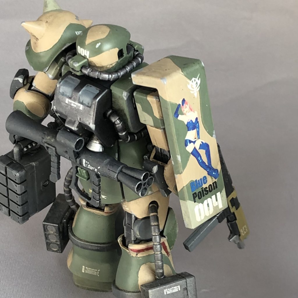 例によってシールドには隊長機と同じく「しーるどあーとおねぃさん」です。「やべ、ちょっと大きく描きすぎたかな?」