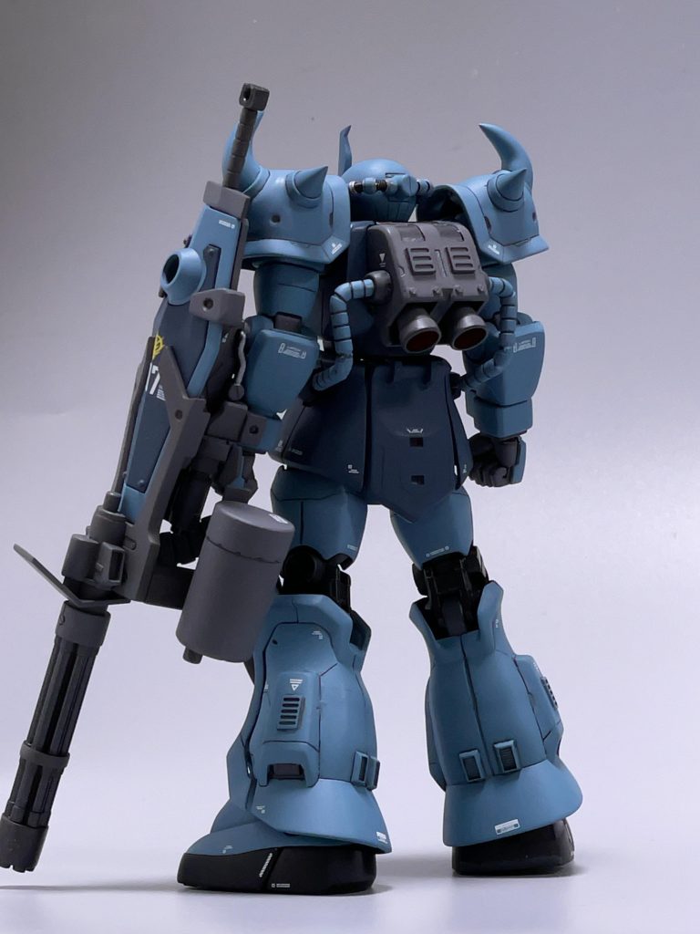 背面です。情報量を増やす作業はやってて楽しかったです。