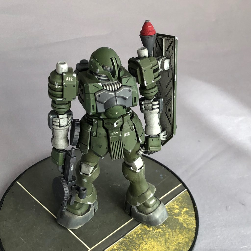 ロボットとしては特徴的でかっこいいと思いますが、ザクIのライバルの初期モビルスーツと考えると、やはりオーパーツ感が否めない、と思います。