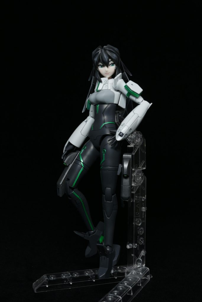 思ったより大きなキットでサクサク組めました。このサイズでスタンドまでついて定価2,640円はお買い得かも?