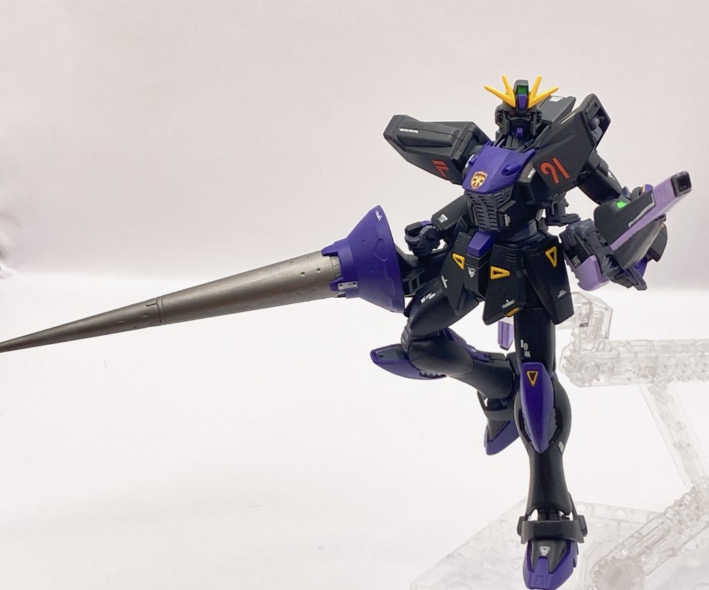 F91と言えば、VSBRとショットランサーですね(?)VSBRを両手で腰だめのポーズをしたかったのですが、可動範囲的にできませんでした。残念。