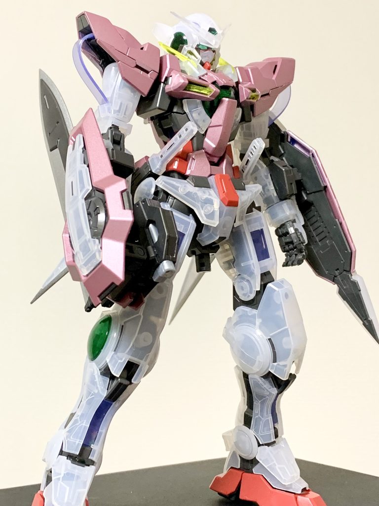 シルバー下地からのメタリックピンクとなります。