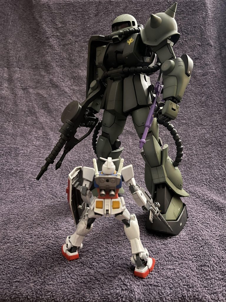 ここのところPGを続けてupしてますが、写真にしちゃうと大っきさが全然分かんないのでEGのガンダムで比較笑