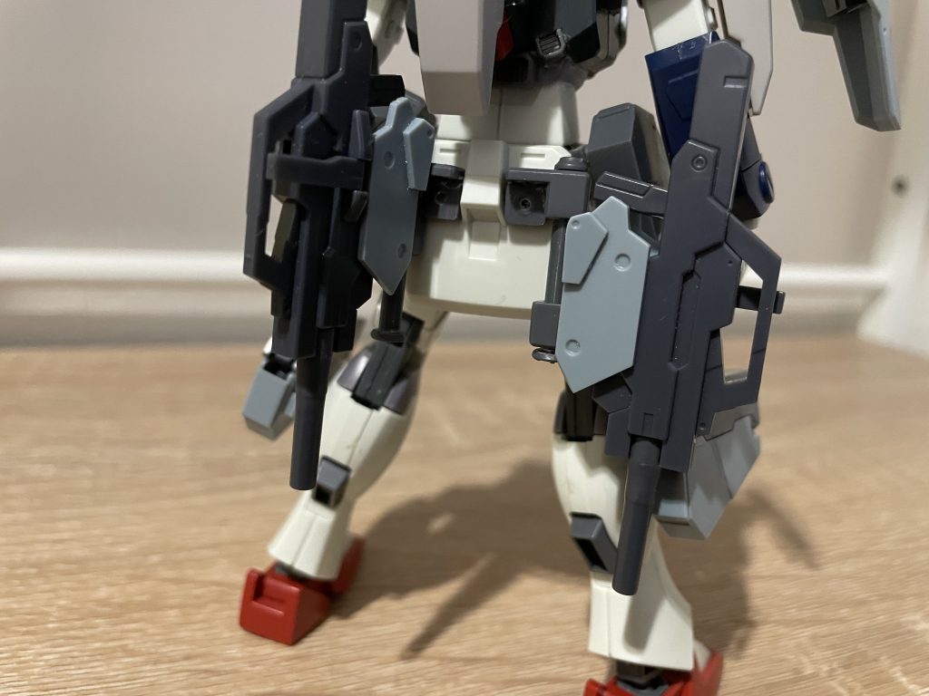 お気に入りポイント②アサルトライフルのホルスターに自前のスライド機構を搭載し可動の邪魔にならないように設置技術力のない自分としてはよく出来たと思う