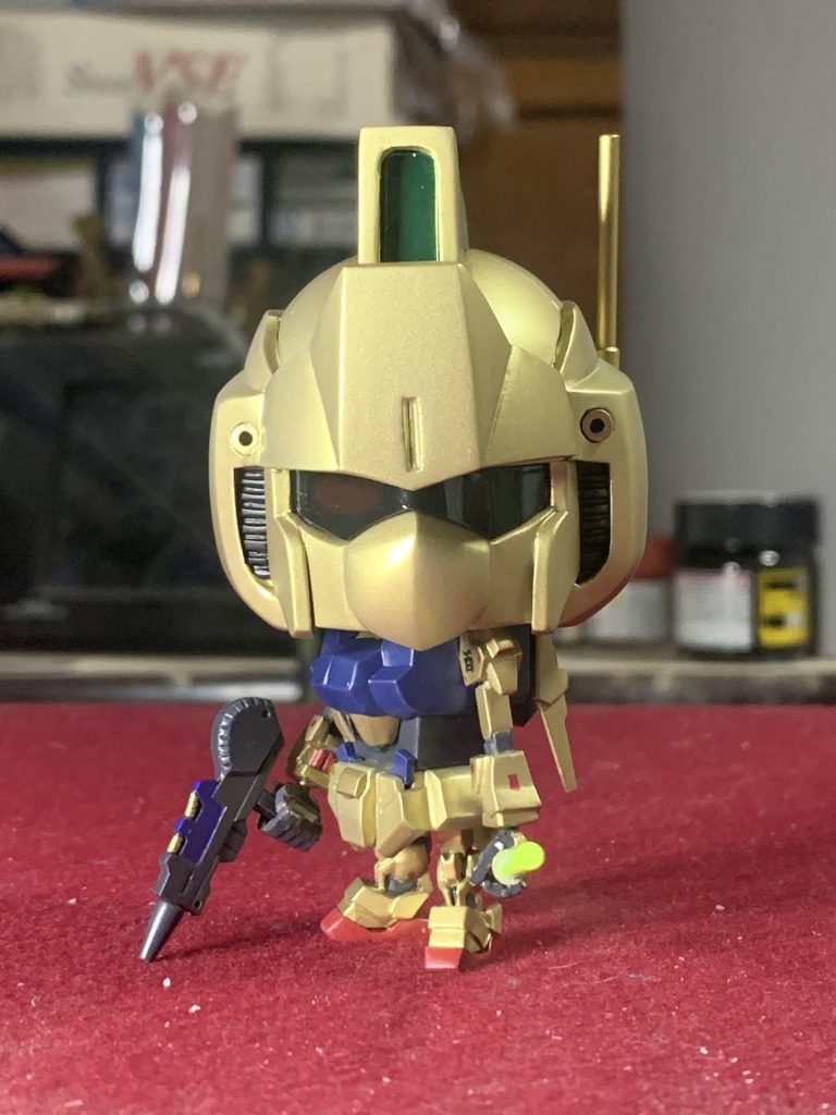 自作電飾ユニット搭載の百式くんです。赤目に光ります。スイッチはおでこパーツの下に隠れております。