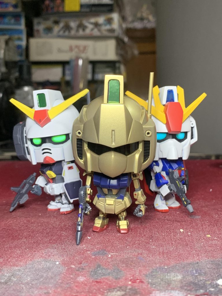 昨年末に作ったZくん、マクツくんと。当初、ガンプラくん、Z、MK2、ZZ、νの5機を作る予定でしたが、ZとMK2から作った影響でどうしても百式も一緒に並べたくなり急遽制作した次第です。