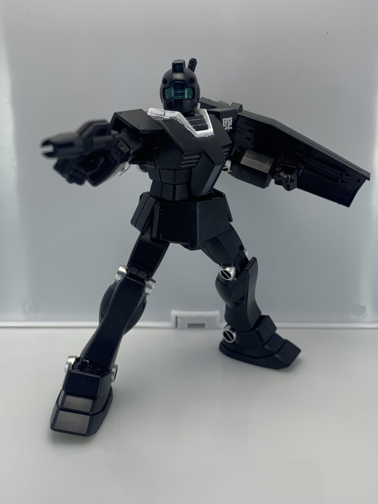 アクションカットを何枚か。ビームスプレーガンで攻撃!