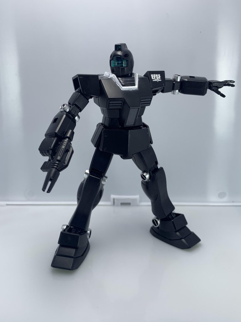 ということでエコプラジムでした。旧キットベースなので、最近出たオリジンジムと比べてしまうとディテール、可動範囲はかなり差がありますが、それでもなおポージングが決まると格好良い良キットですね。加工の余地もまだまだありますので、アイデアが湧いてきたらカスタムもしていきたい。最後までご覧いただき、ありがとうございました!