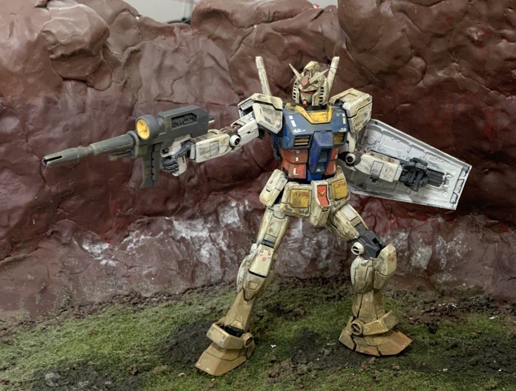 ポーズはかっこいいけど、小指がない。カタギじゃない、注文しようかなぁ、頼むから固定指にして