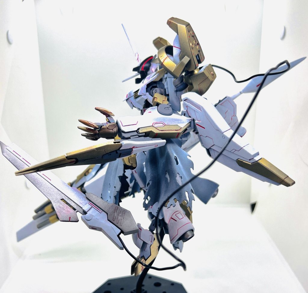 HG マルコシアスをベースに我が家の戦場跡地(ジャンクパーツ)から色々ガッチャンコして作ったものです。