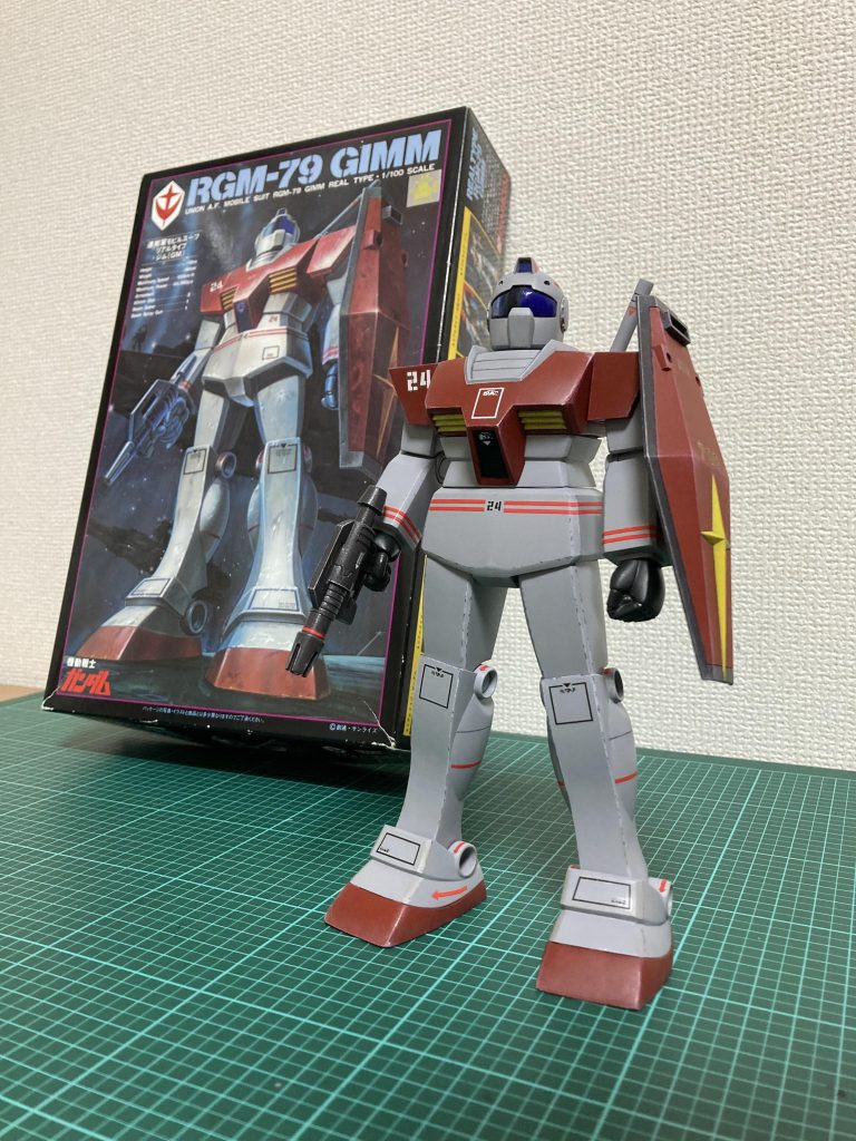 ボックスアートの大きな足の再現を目指しました。まだ足りないか・・