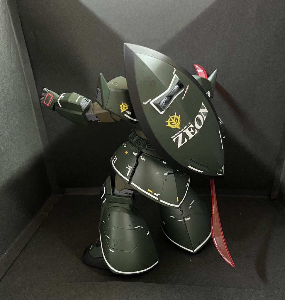 ガンダムデカール(こすって貼るやつ)は、やはり苦手💦