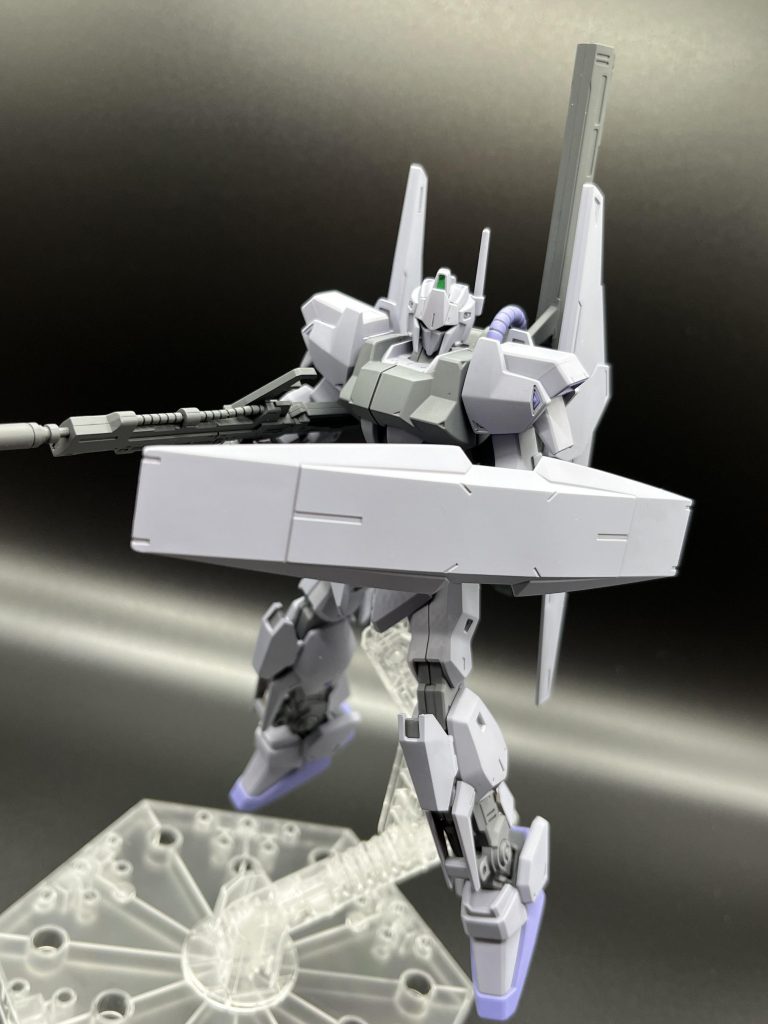 ライフルはナラティブのディジェから、シールドはGエグゼスから拝借しましたビームコーティングされていない設定なのでシールドを持たせたかったんですよね...