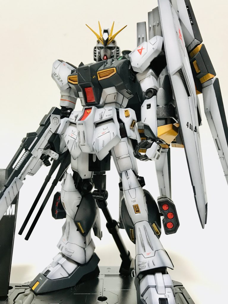 νガンダム–3枚目/制作者：マリポン