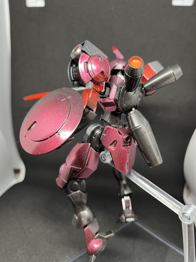 ブラックでベースをつくり、陰影も表現塗装に最近ハマっております！