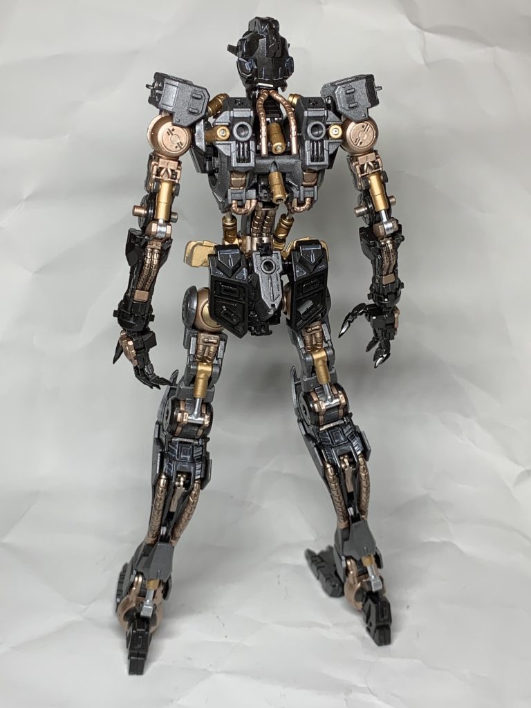 後ろのチューブのような造形部分がかっこいいです