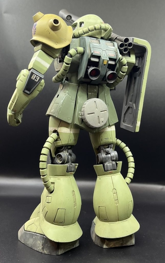 黄肩ザクの肩アーマーは、もうちょっとオレンジっぽい色にしておけばよかったと後悔です。