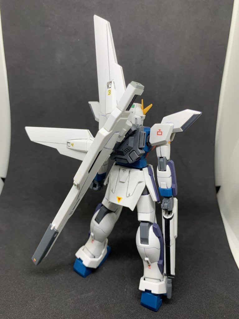 1/144にマーキングはしないのですが、RGを数点作ってから隙間が気になりガンダムデカール【37】を貼りました。リフレクターの数字はRGゴッドガンダムの影響から(^^)