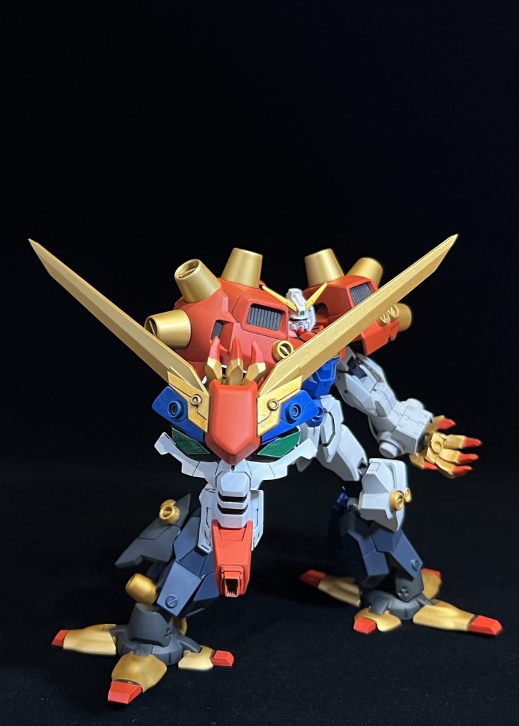 ガンダムフェイスは取り外し、手甲に接続することができます