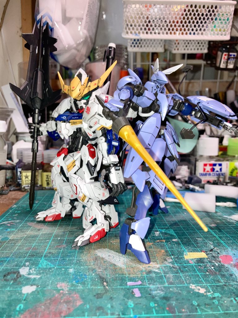 同時期に素組みしていたジークルーネと並べてみました。