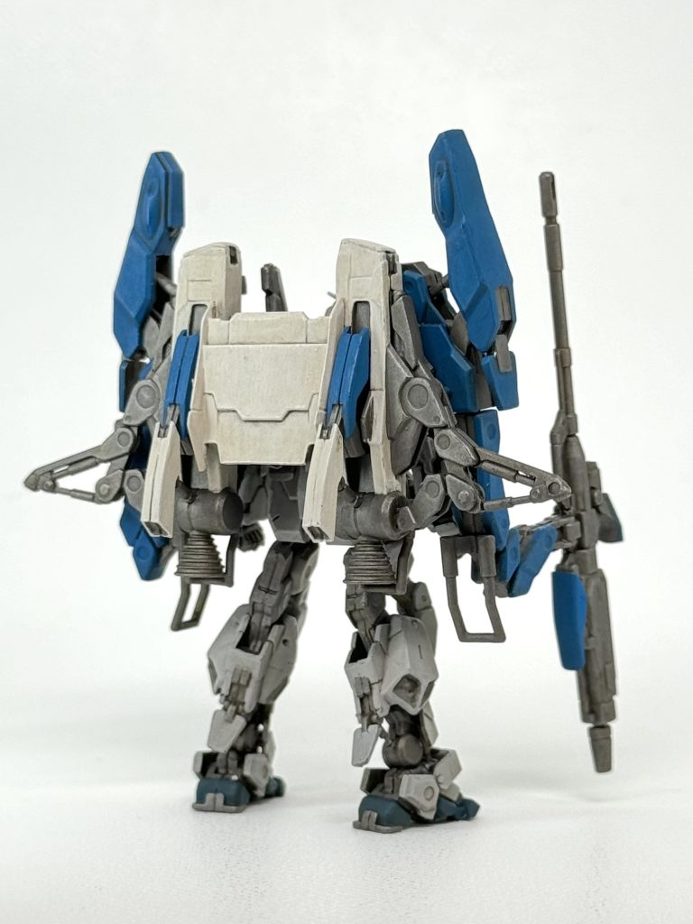 背面。パーツ数はシリーズNo1じゃないかな…🤔