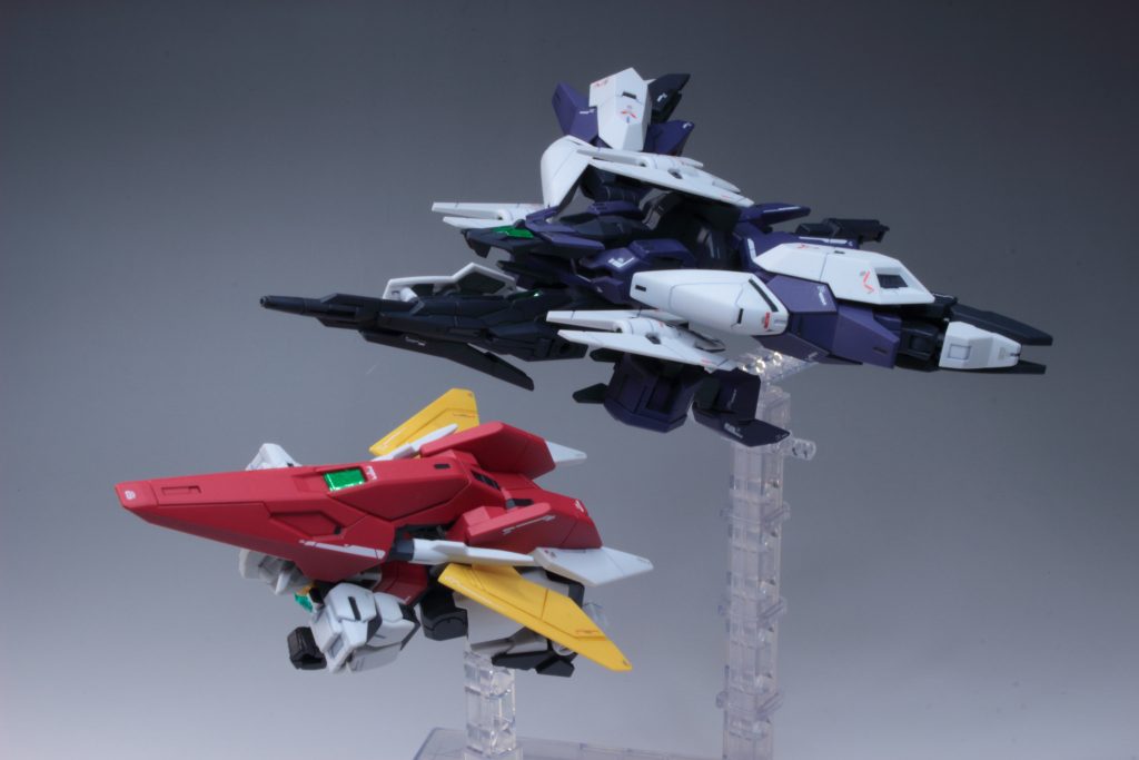 コアフライヤーへ変形。ギミックがいろいろあって面白いですね。