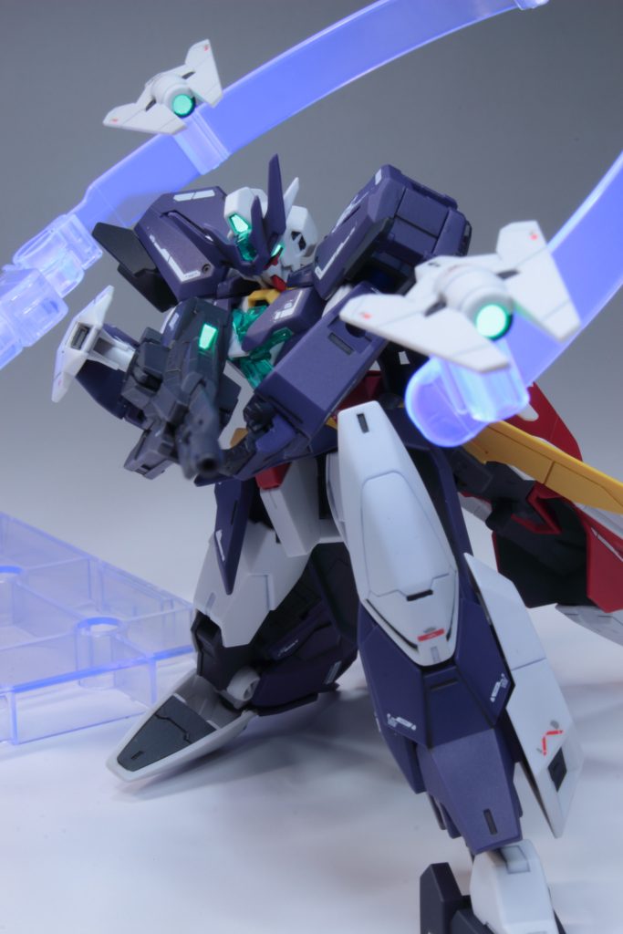 狙撃姿勢。センサービットは浮遊状態で飾りたいですね。