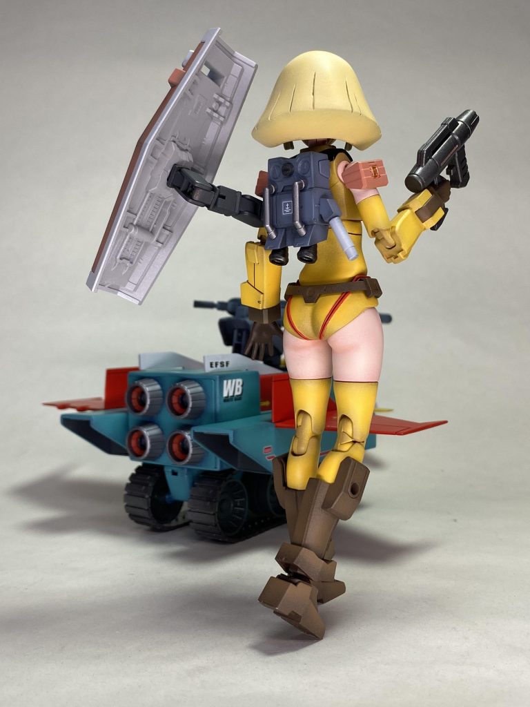 バックパックにシールドを接続、スプレーガンはGM/GMのちょっとオシャレなものを使用。